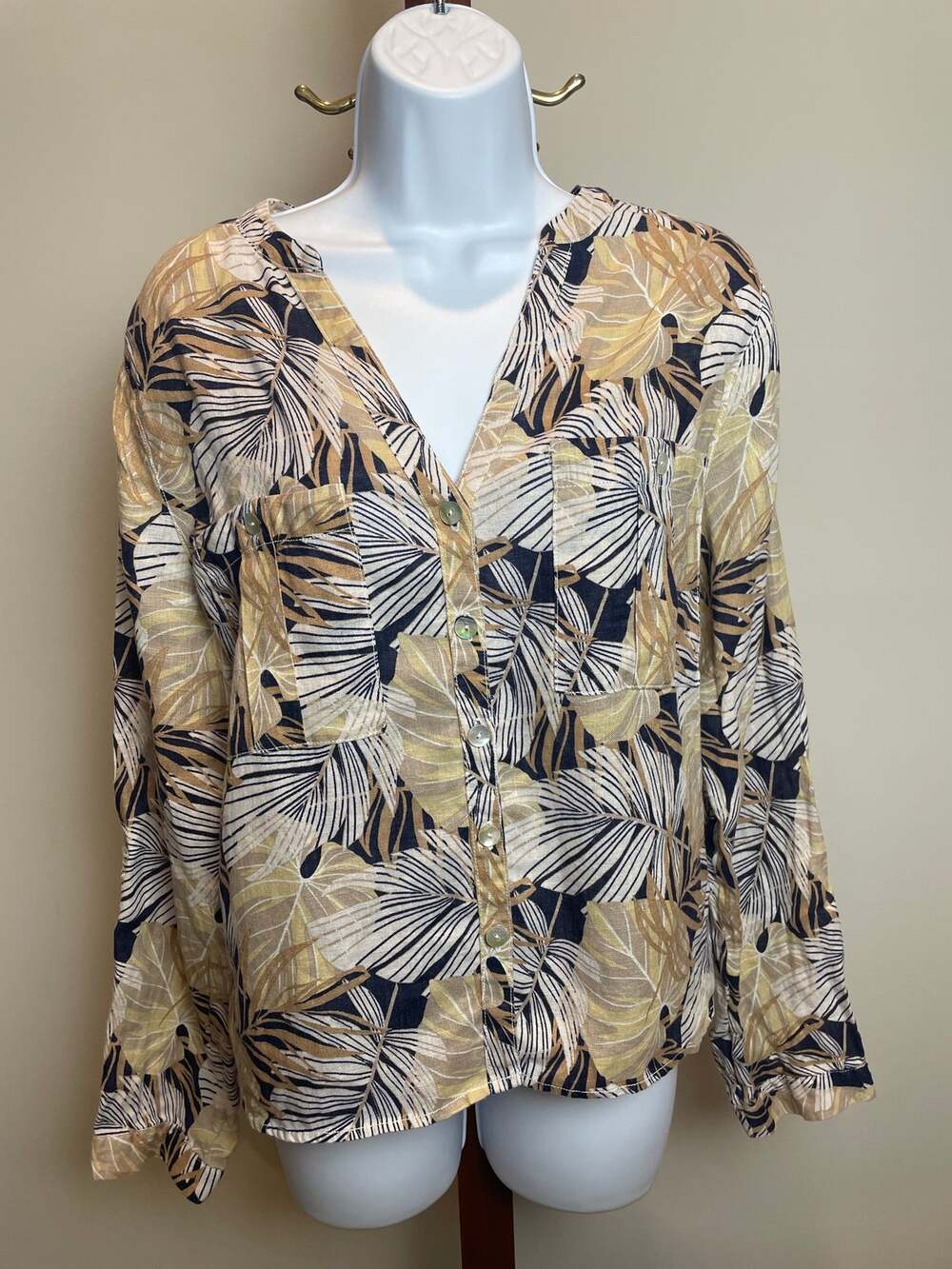C&C California Top Beige Tan Leaf Print Linen Button Up High Low Hem Size L